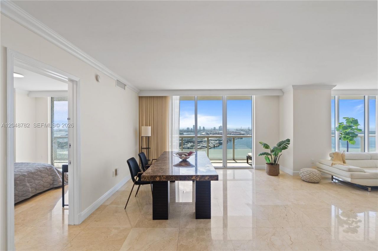 50 Biscayne Blvd, Unit 5210, Miami, FL 33132 Photo