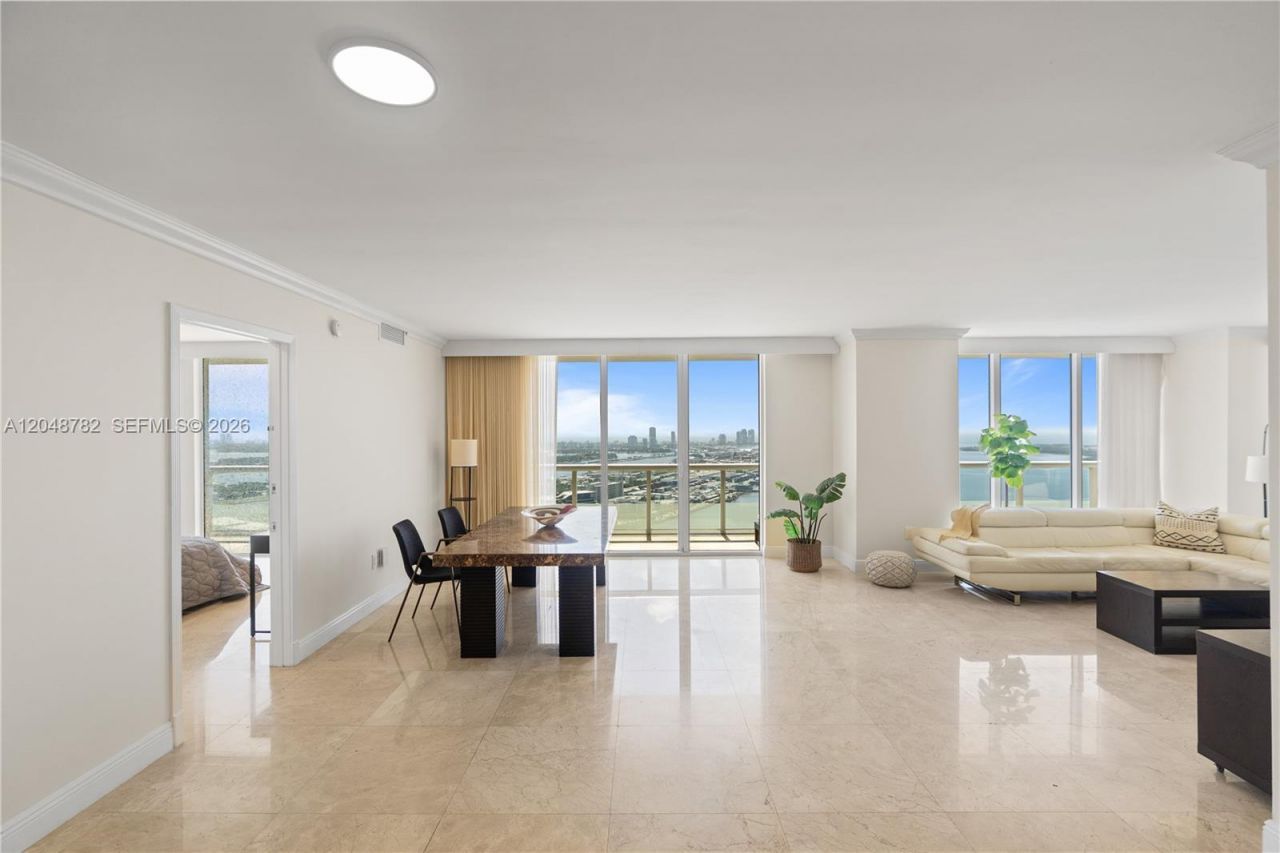 50 Biscayne Blvd, Unit 5210, Miami, FL 33132 Photo