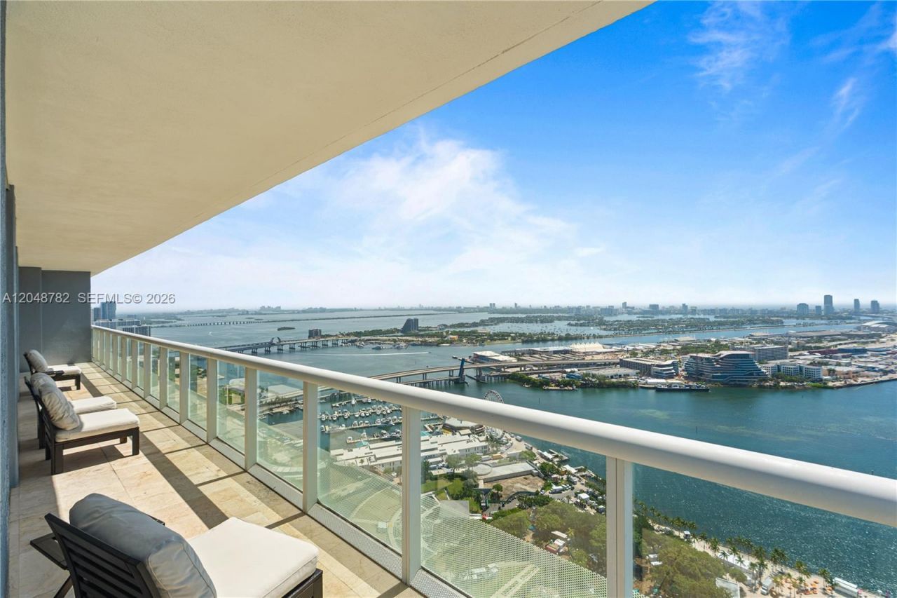 50 Biscayne Blvd, Unit 5210, Miami, FL 33132 Photo