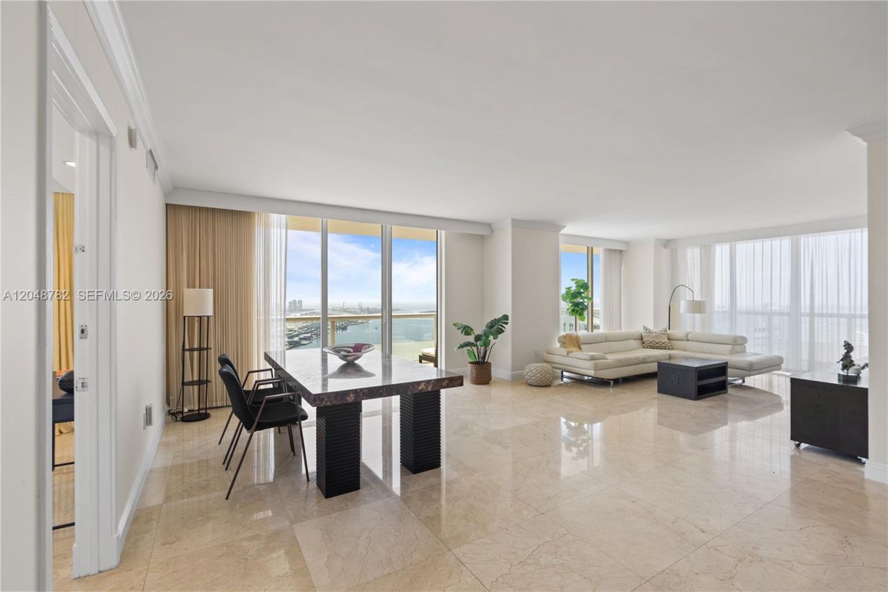 50 Biscayne Blvd, Unit 5210, Miami, FL 33132 Photo