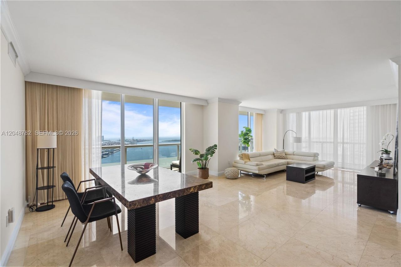 50 Biscayne Blvd, Unit 5210, Miami, FL 33132 Photo
