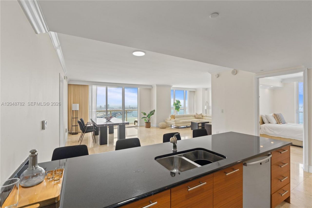 50 Biscayne Blvd, Unit 5210, Miami, FL 33132 Photo