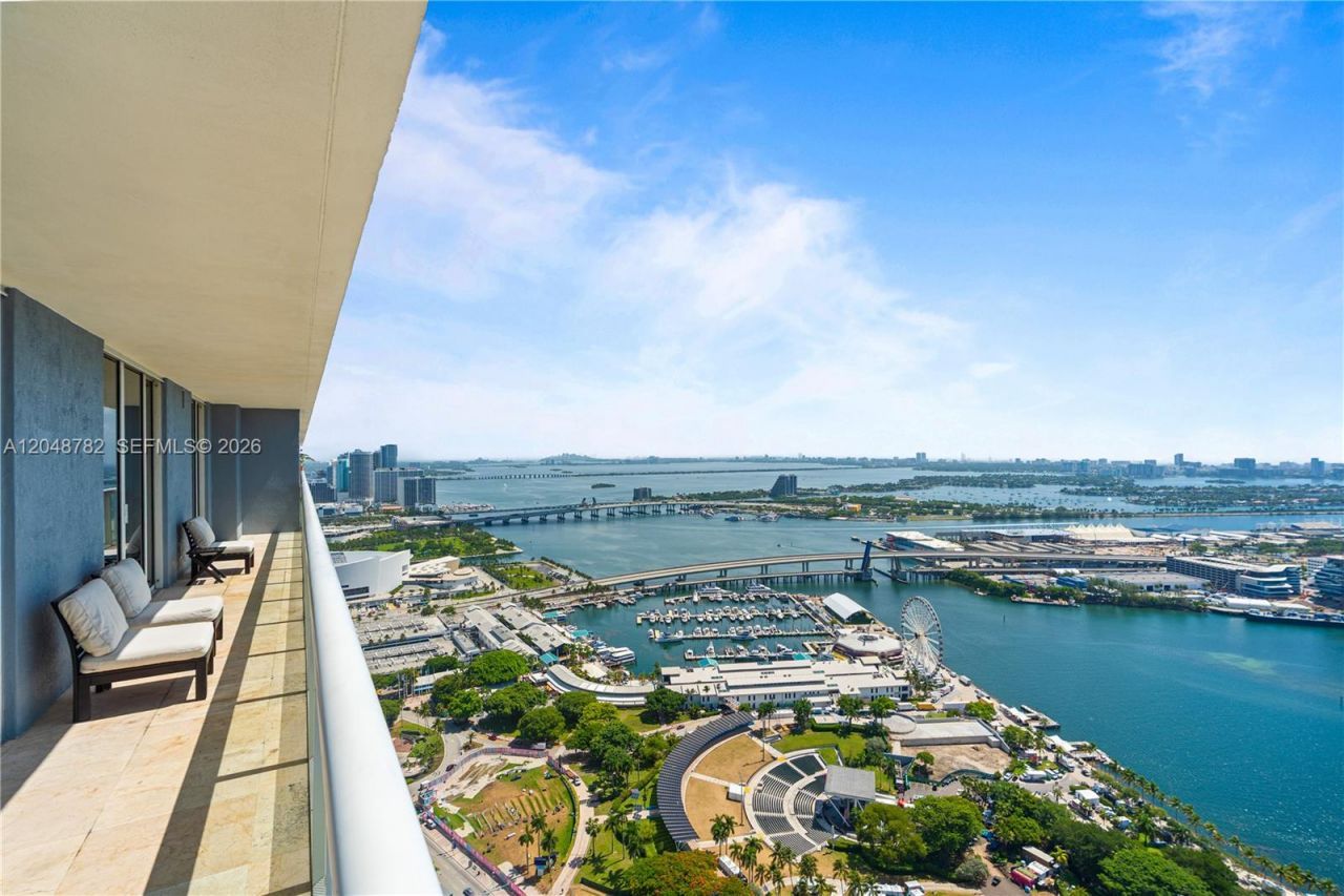 50 Biscayne Blvd, Unit 5210, Miami, FL 33132 Photo