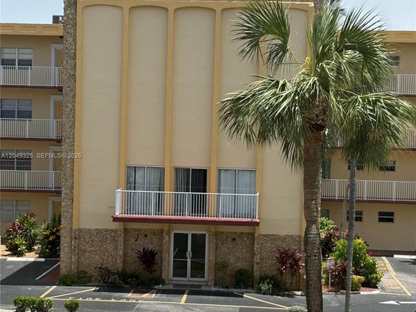 3940 NW 42nd ave , Unit 313, Lauderdale Lakes, FL 33319