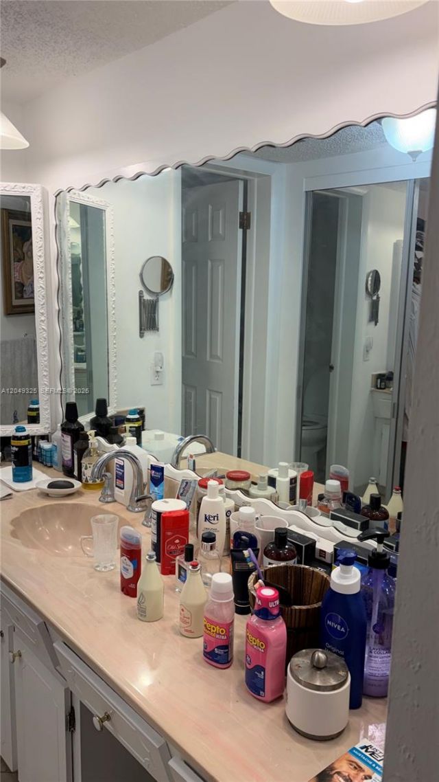 3940 NW 42nd Ave , Unit 313, Lauderdale Lakes, FL 33319 Photo