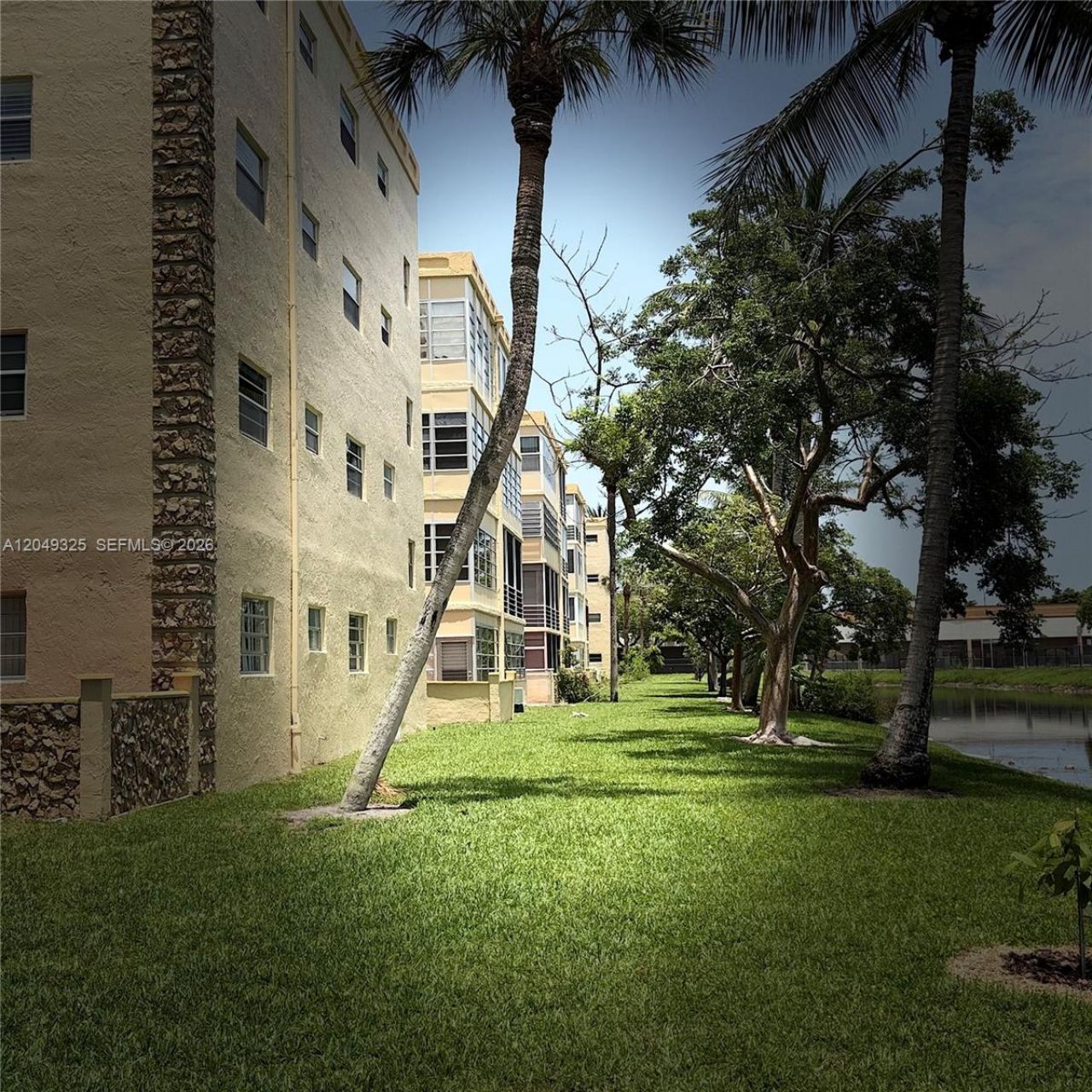 3940 NW 42nd Ave , Unit 313, Lauderdale Lakes, FL 33319 Photo