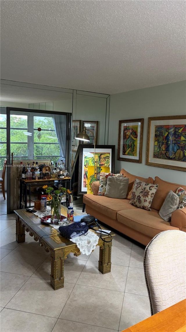 3940 NW 42nd Ave , Unit 313, Lauderdale Lakes, FL 33319 Photo