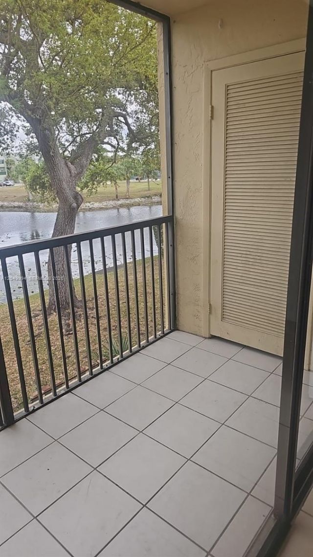 9022 NW 28th Dr , Unit 2-202, Coral Springs, FL 33065 Photo