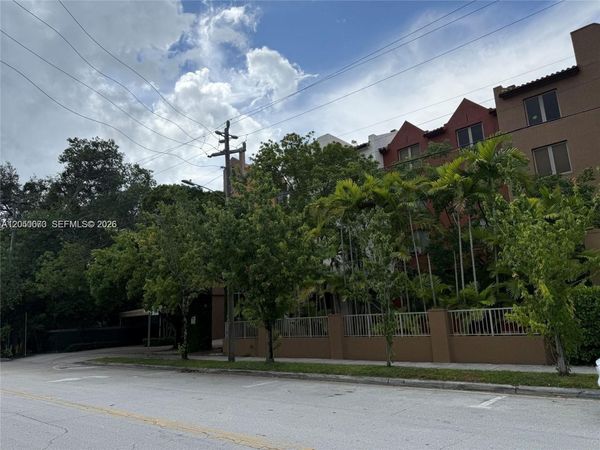 2630 SW 28th St , Unit 34, Miami, FL 33133