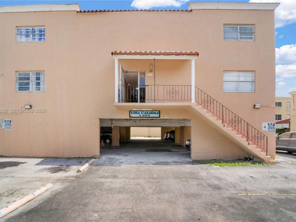 1305 W 53rd St , Unit 420, Hialeah, FL 33012