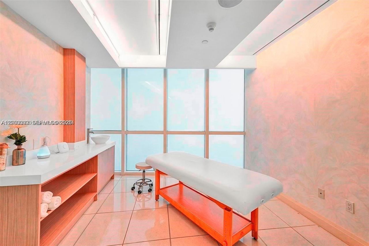 18101 Collins Ave , Unit 1105, Sunny Isles Beach, FL 33160 Photo