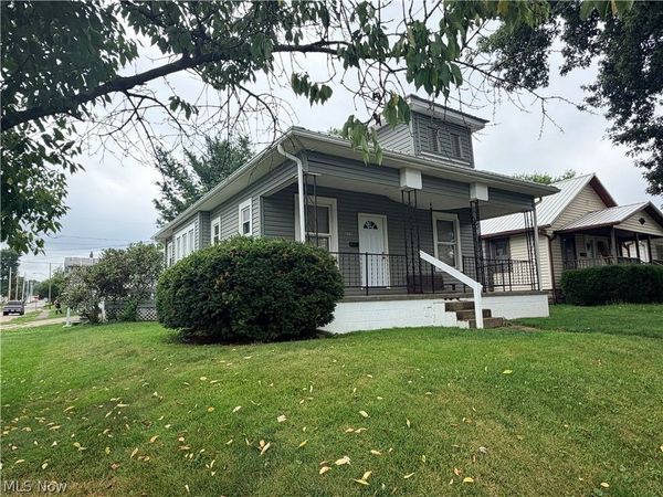 830 Larzelere Avenue , Zanesville, OH 43701