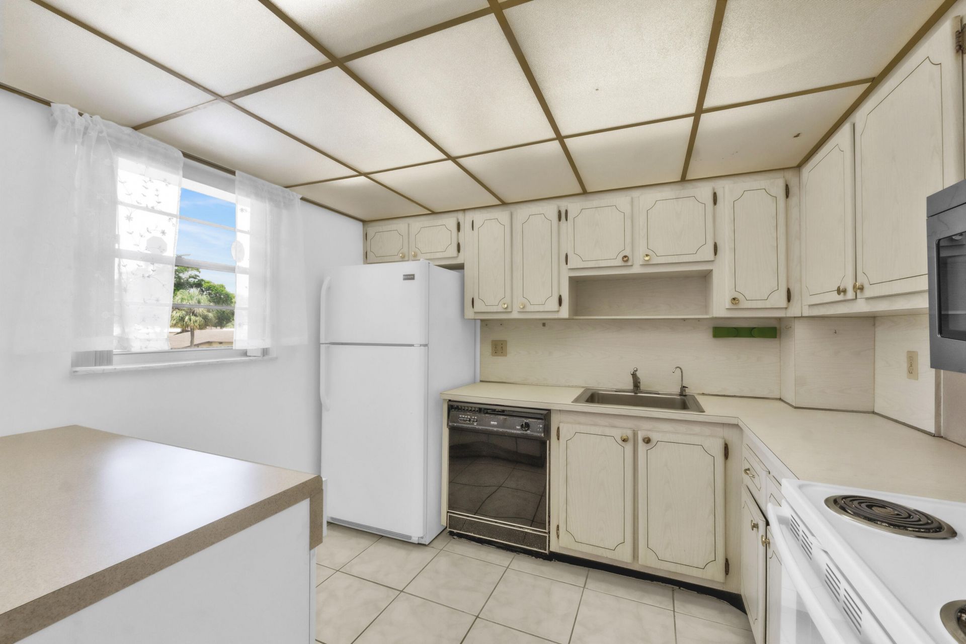 301 Cambridge Road, Unit 202, Hollywood, FL 33024 Photo