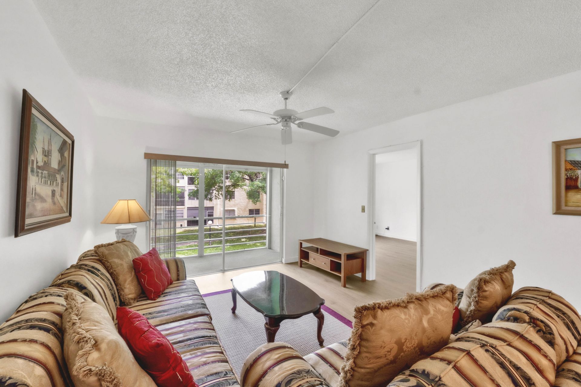 301 Cambridge Road, Unit 202, Hollywood, FL 33024 Photo