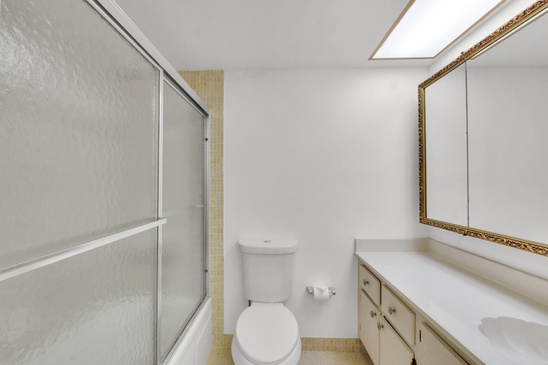 301 Cambridge Road, Unit 202, Hollywood, FL 33024 Photo