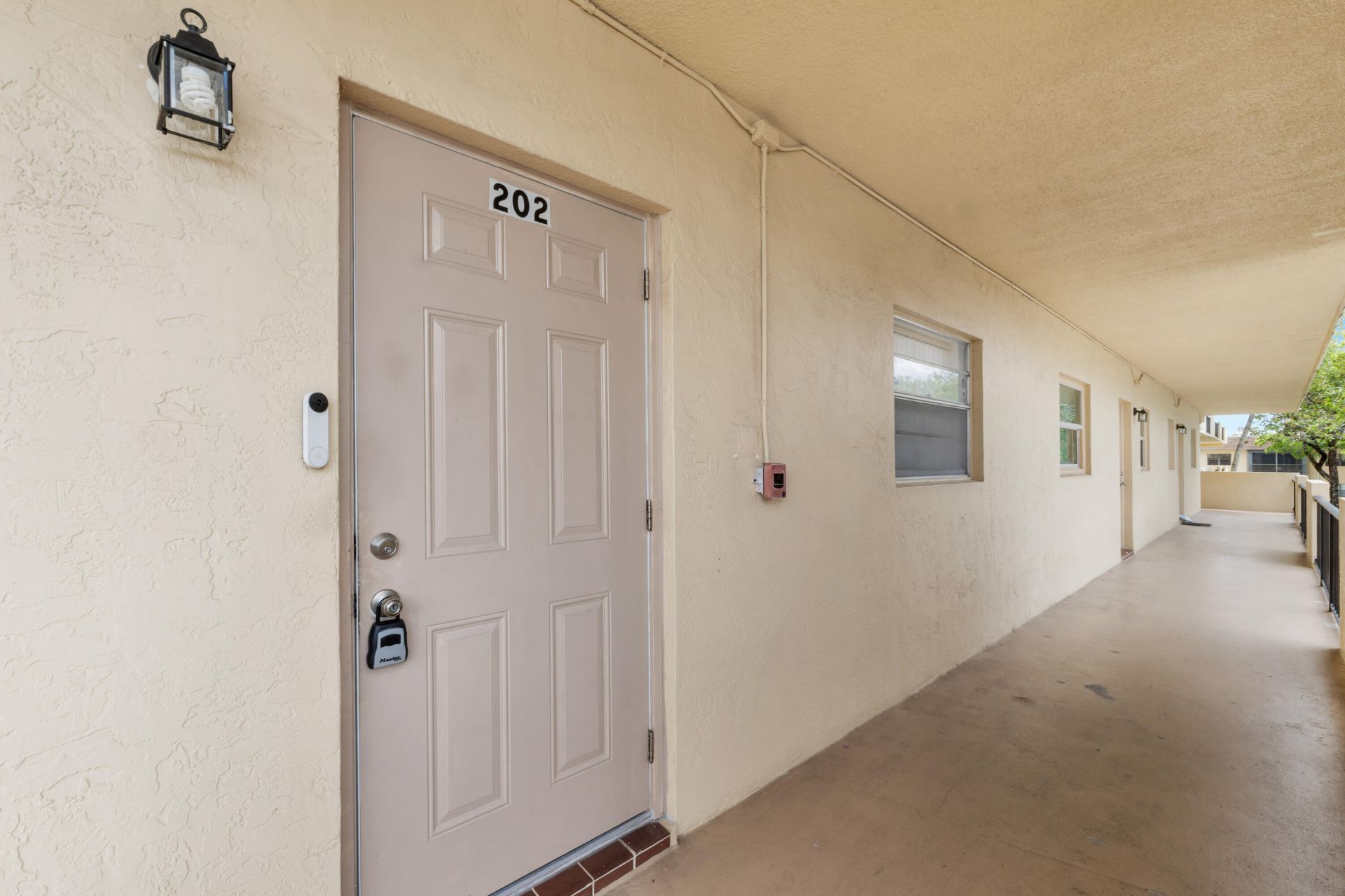 301 Cambridge Road, Unit 202, Hollywood, FL 33024 Photo