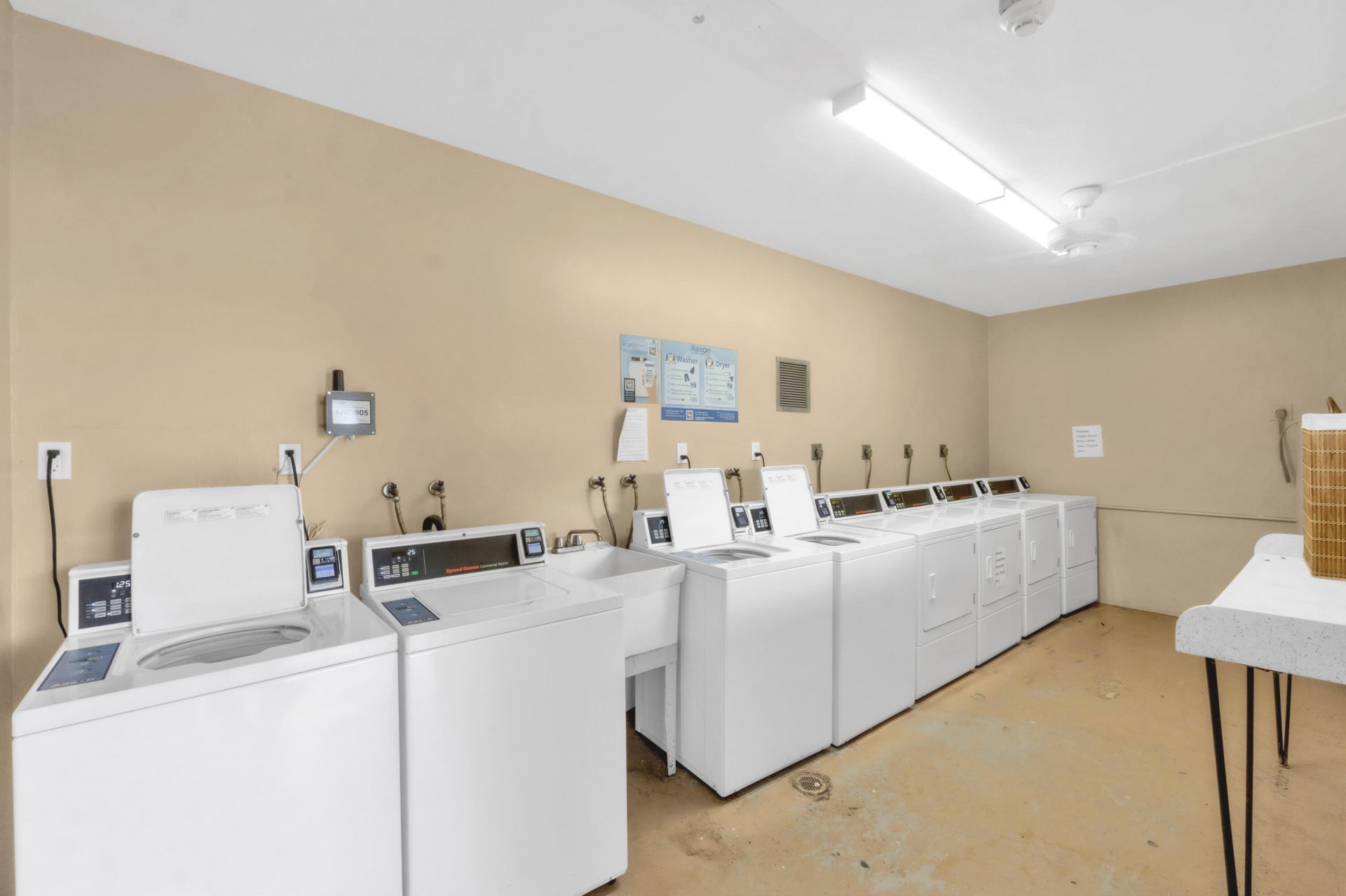 301 Cambridge Road, Unit 202, Hollywood, FL 33024 Photo