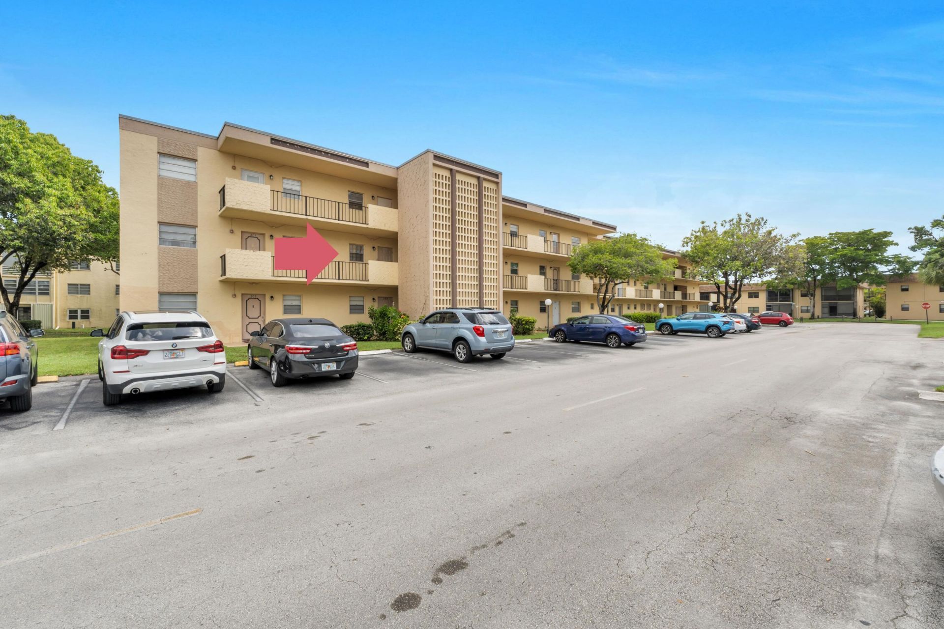 301 Cambridge Road, Unit 202, Hollywood, FL 33024 Photo