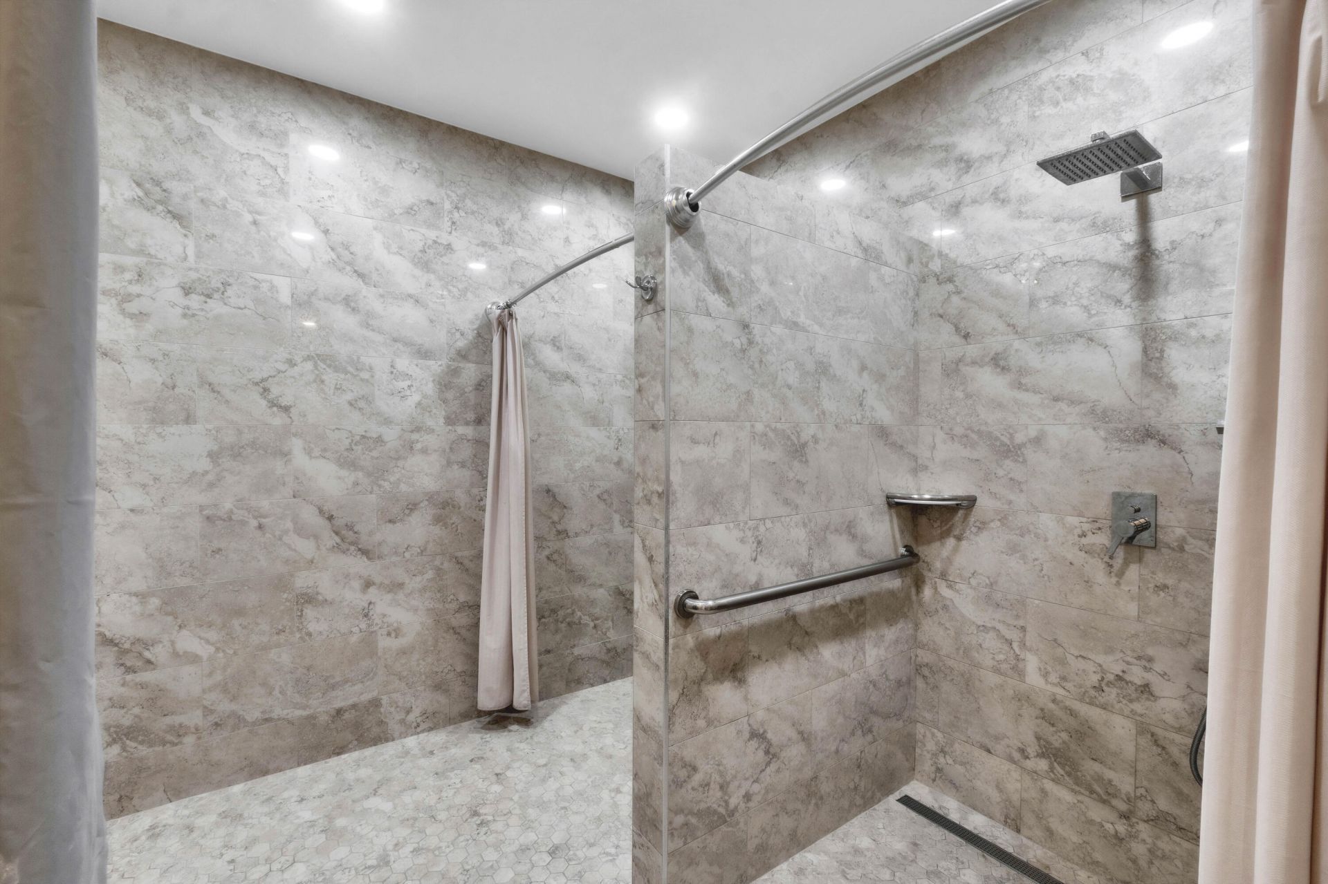 301 Cambridge Road, Unit 202, Hollywood, FL 33024 Photo