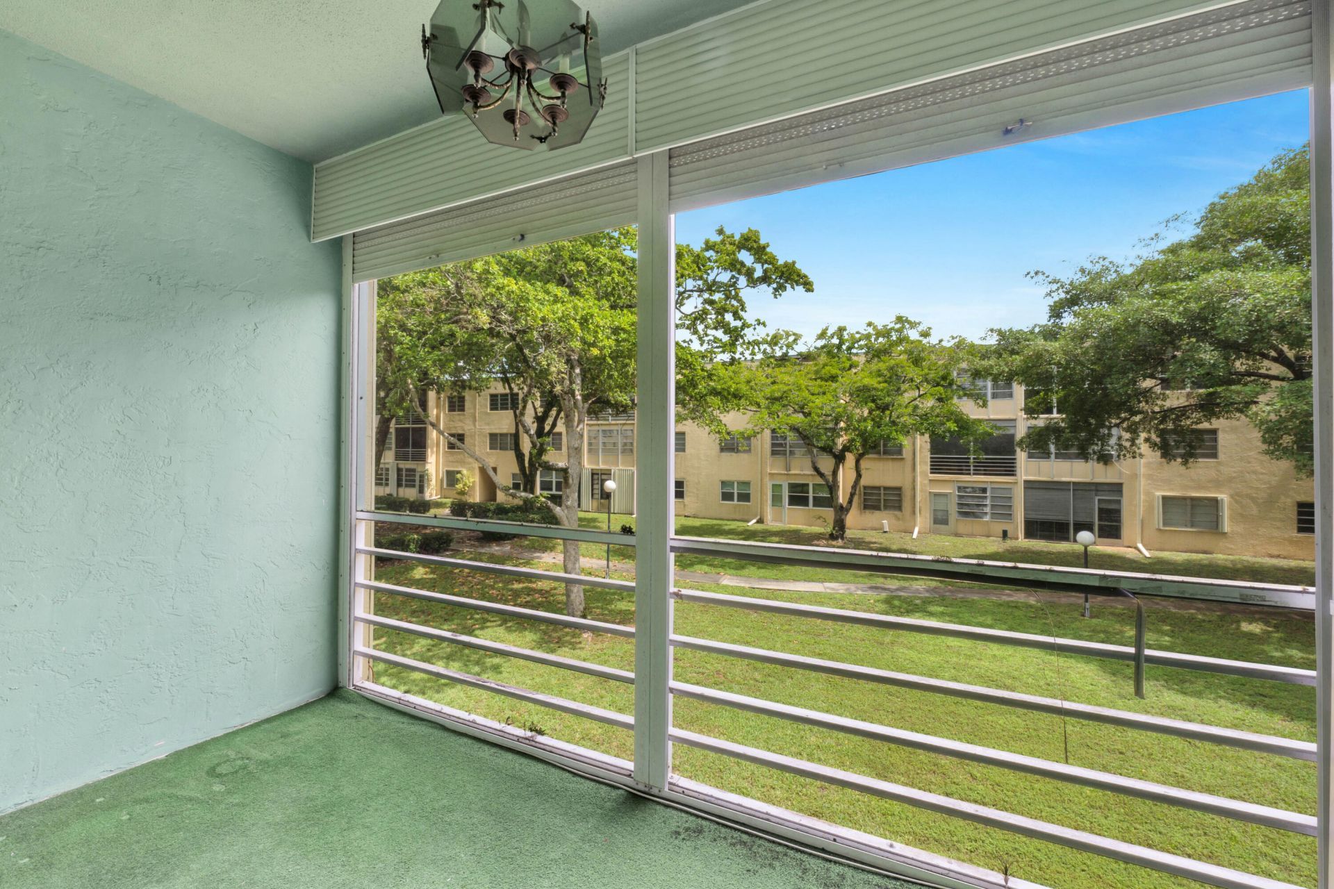301 Cambridge Road, Unit 202, Hollywood, FL 33024 Photo