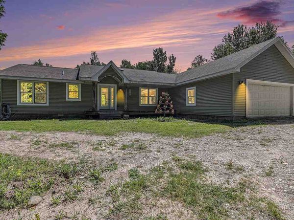 4010 Lake Shore, Charlevoix, MI 49720