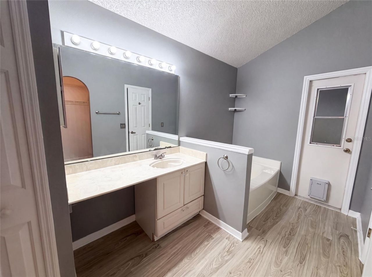 29 Valencia Circle , Debary, FL 32713 Photo