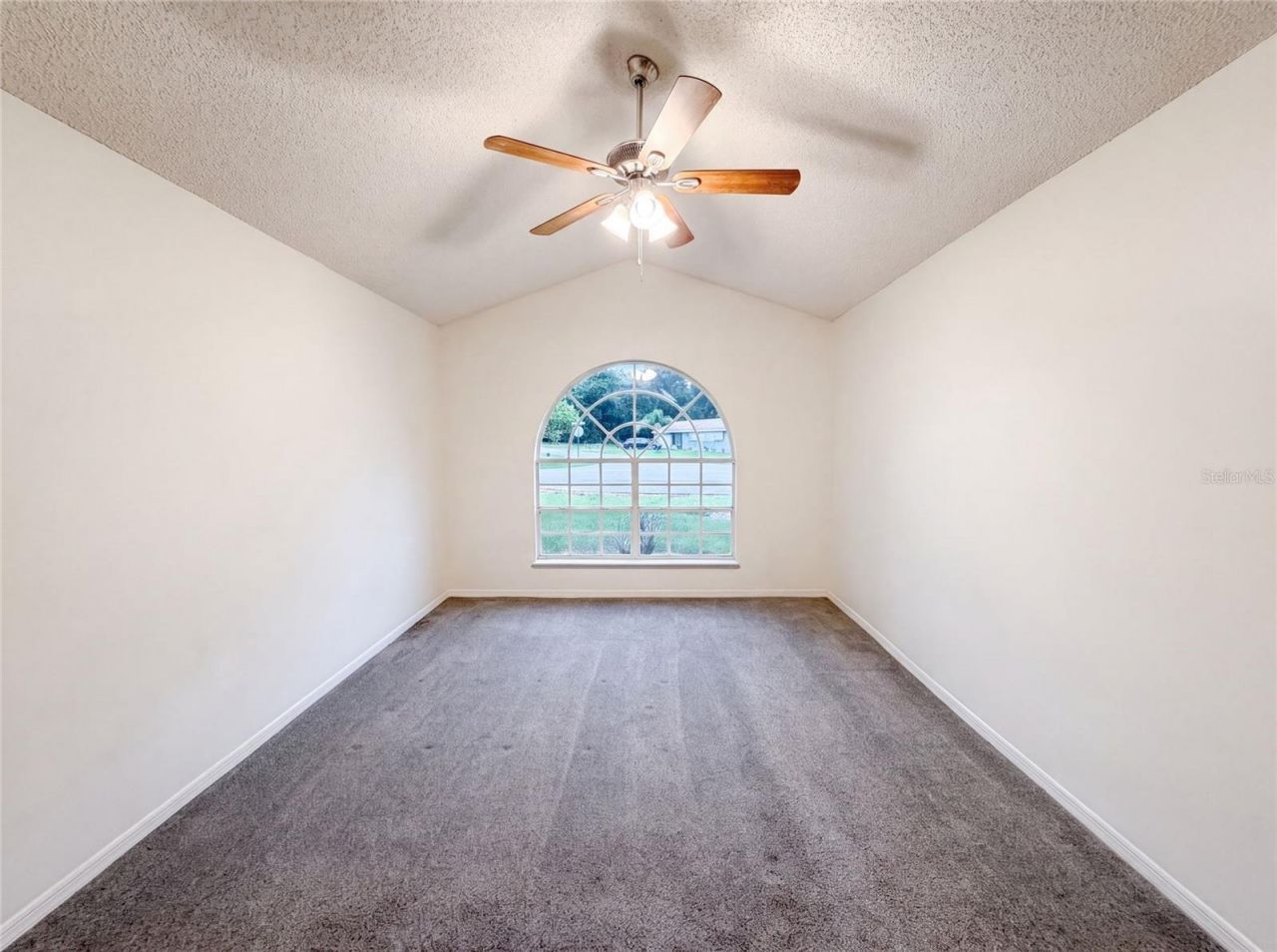 29 Valencia Circle , Debary, FL 32713 Photo