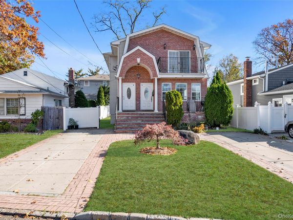 38 Sintsink Drive E, Port Washington, NY 11050