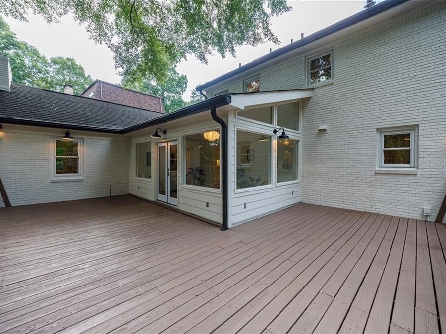 Property Image 100
