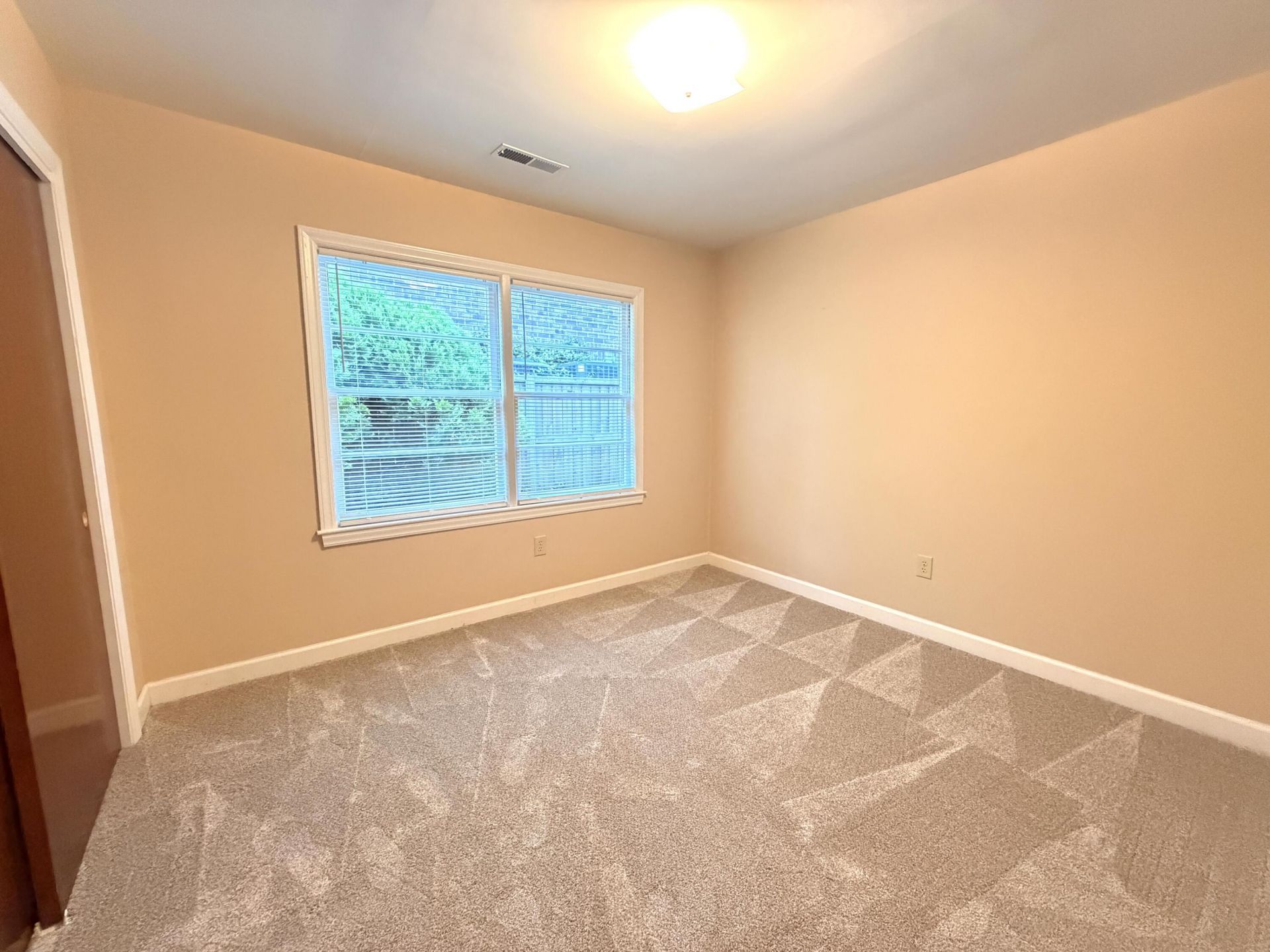 639 Windermere Boulevard Photo 13