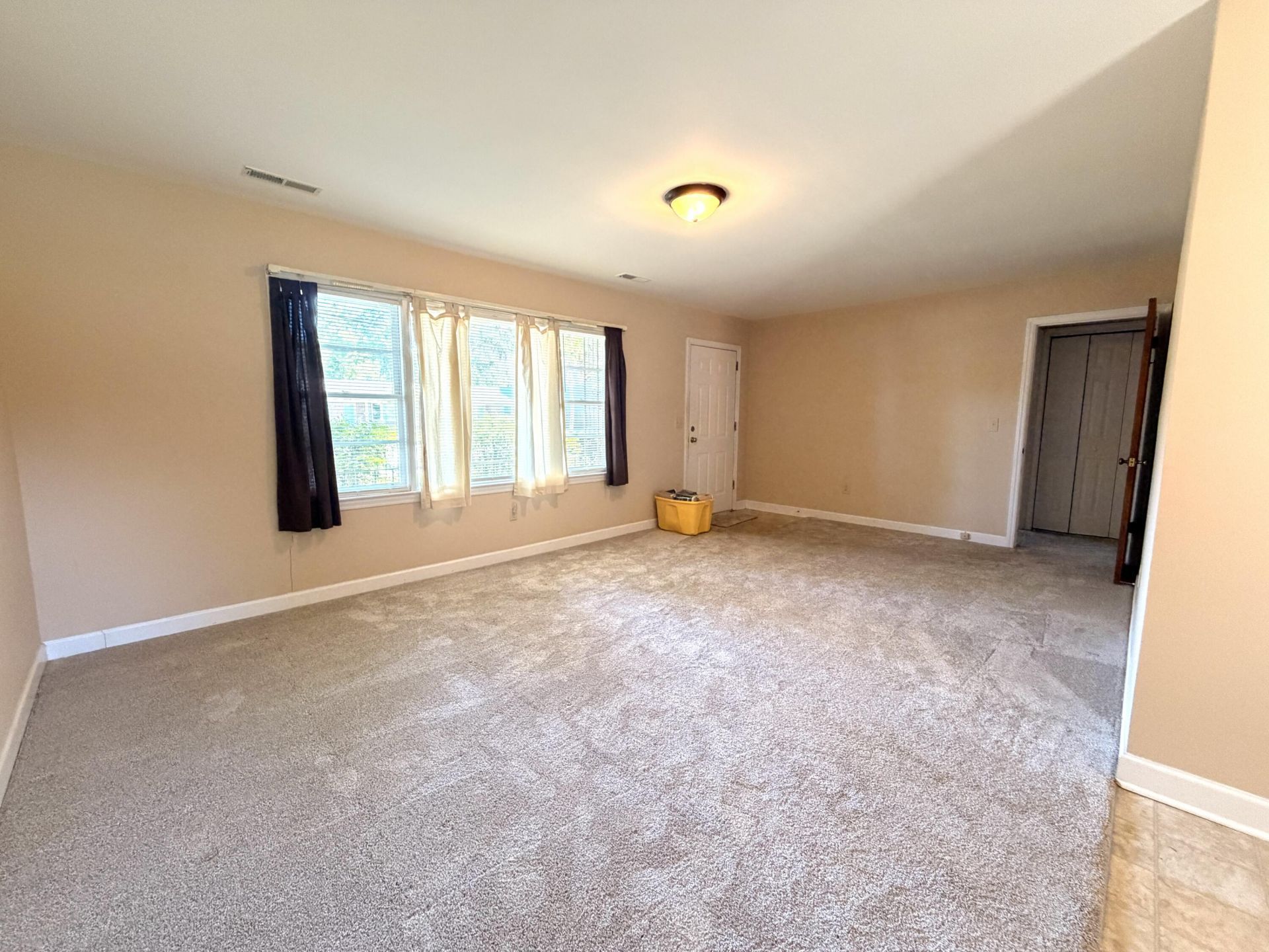 639 Windermere Boulevard Photo 4