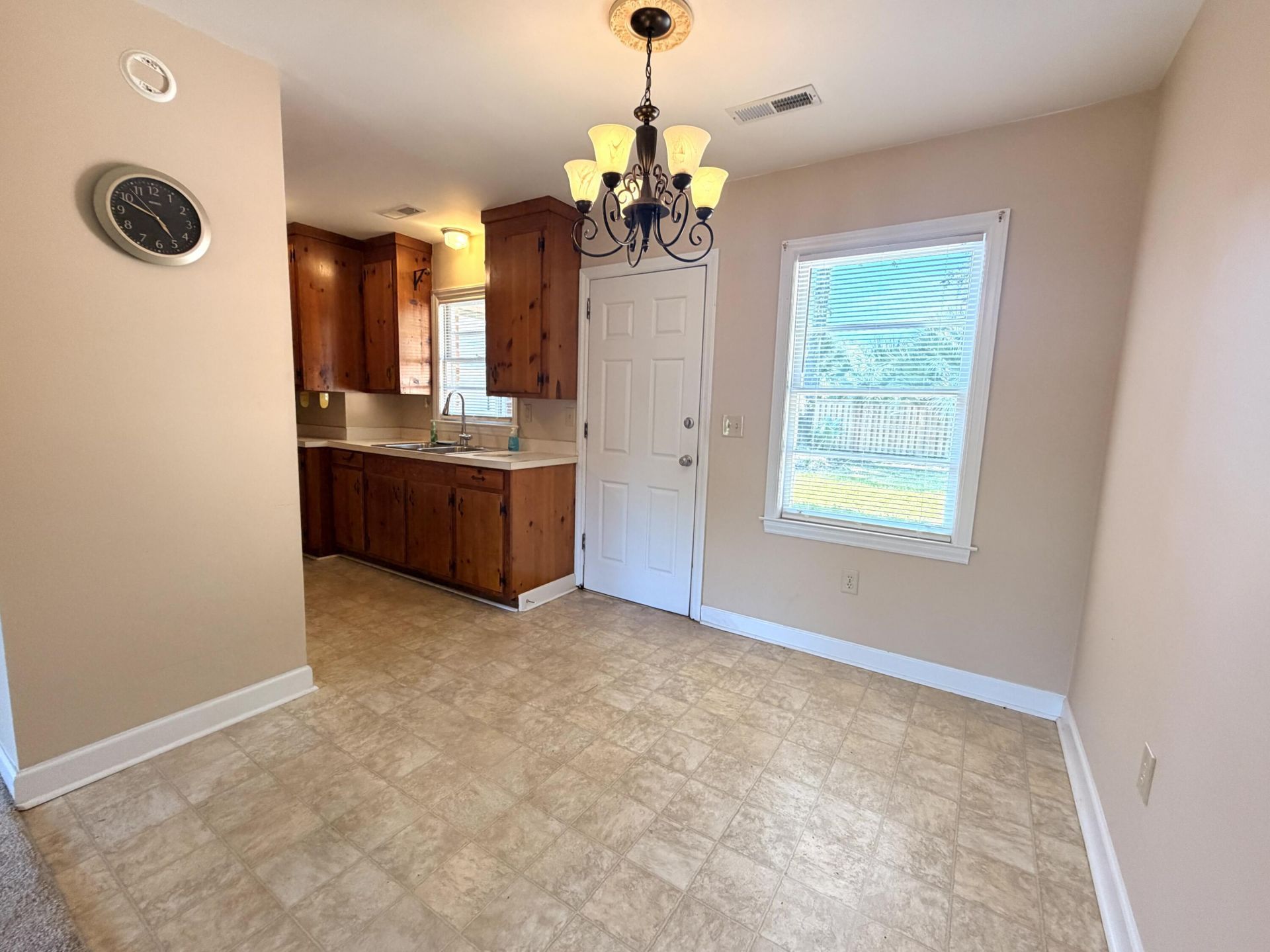 639 Windermere Boulevard Photo 5