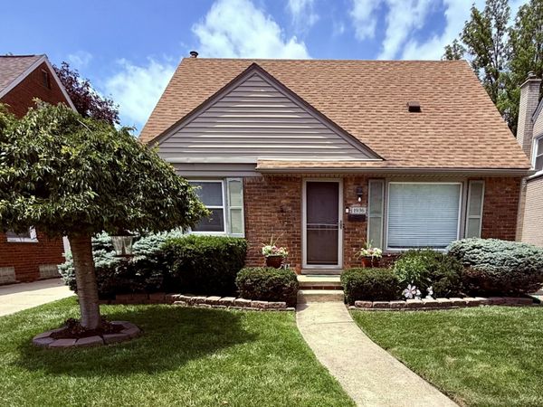 1936 Walnut Street, Dearborn, MI 48124
