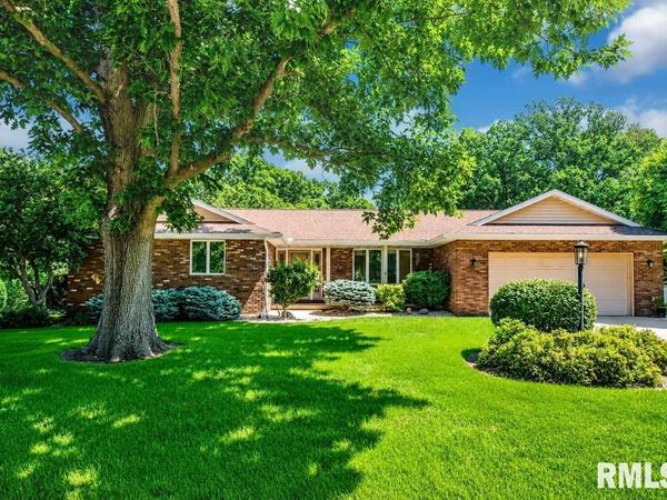 306 WHITE OAK Court, East Peoria, IL 61611