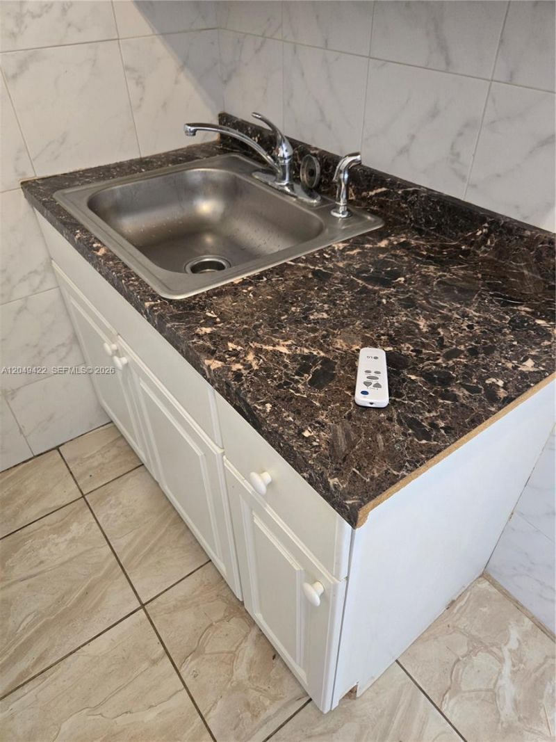 400 SW 21st Ave, Unit 3, Miami, FL 33135 Photo