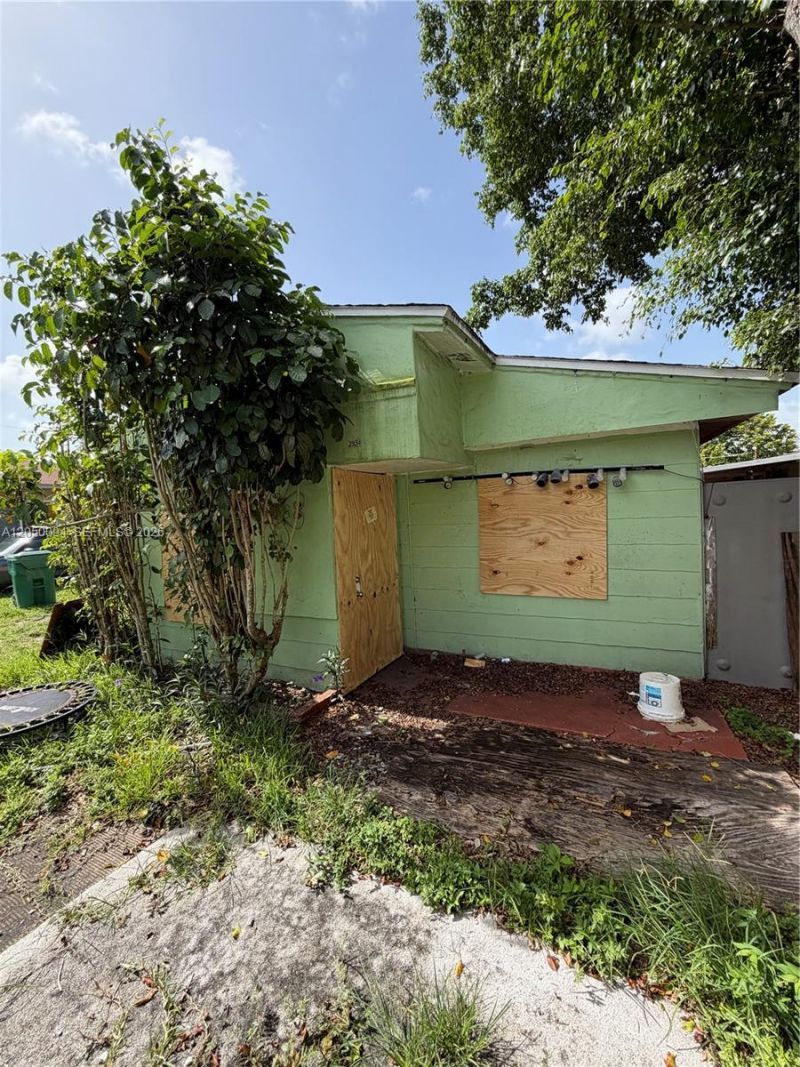 2954 NW 91st St, Miami, FL 33147 Photo