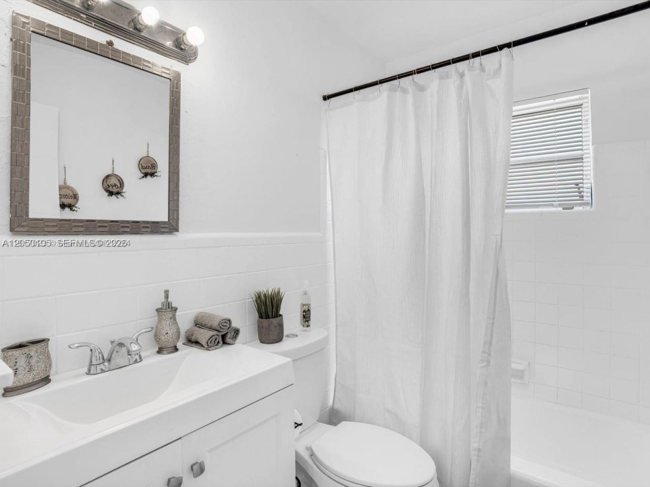 1092 SW 3rd St , Unit 1092, Hallandale Beach, FL 33009 Photo