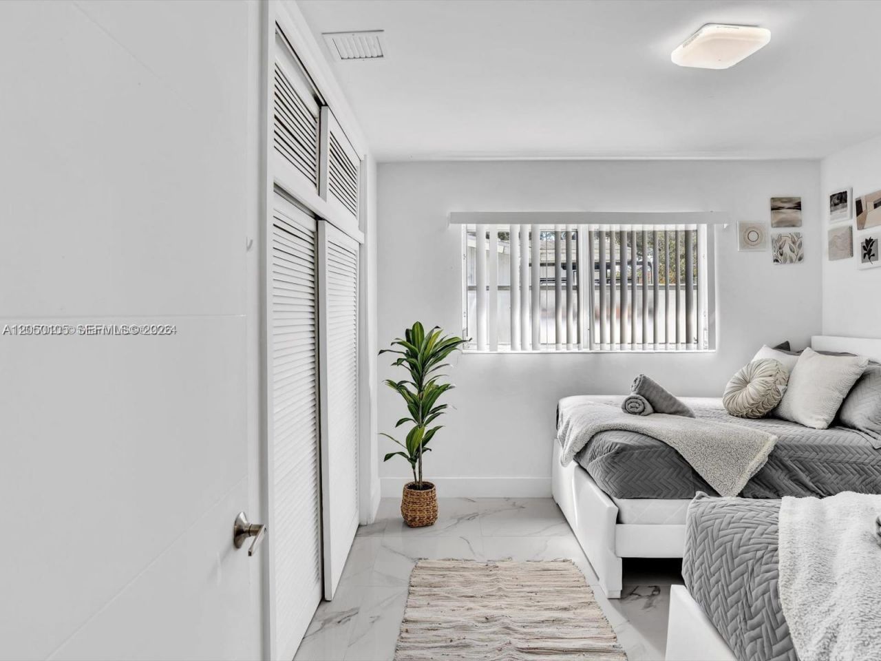 1092 SW 3rd St , Unit 1092, Hallandale Beach, FL 33009 Photo