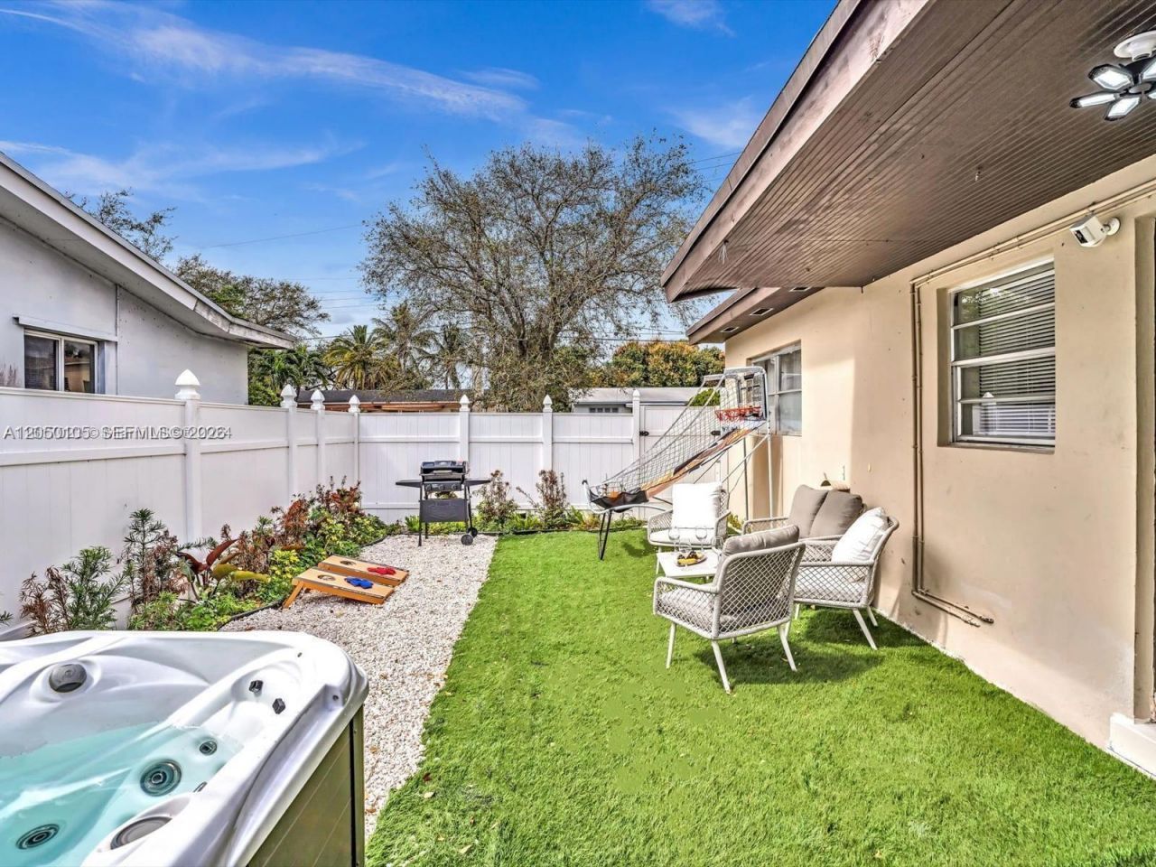 1092 SW 3rd St , Unit 1092, Hallandale Beach, FL 33009 Photo