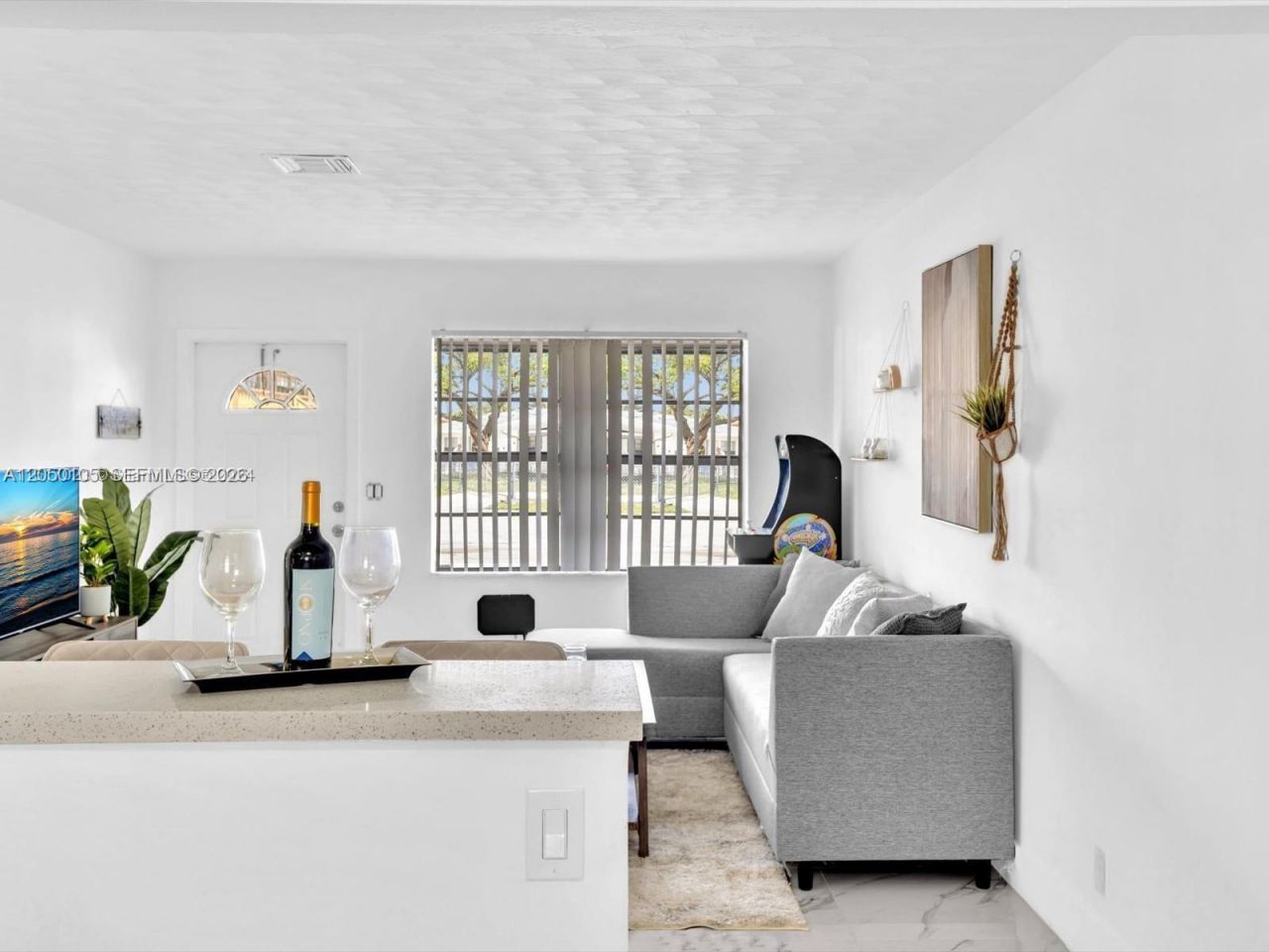 1092 SW 3rd St , Unit 1092, Hallandale Beach, FL 33009 Photo