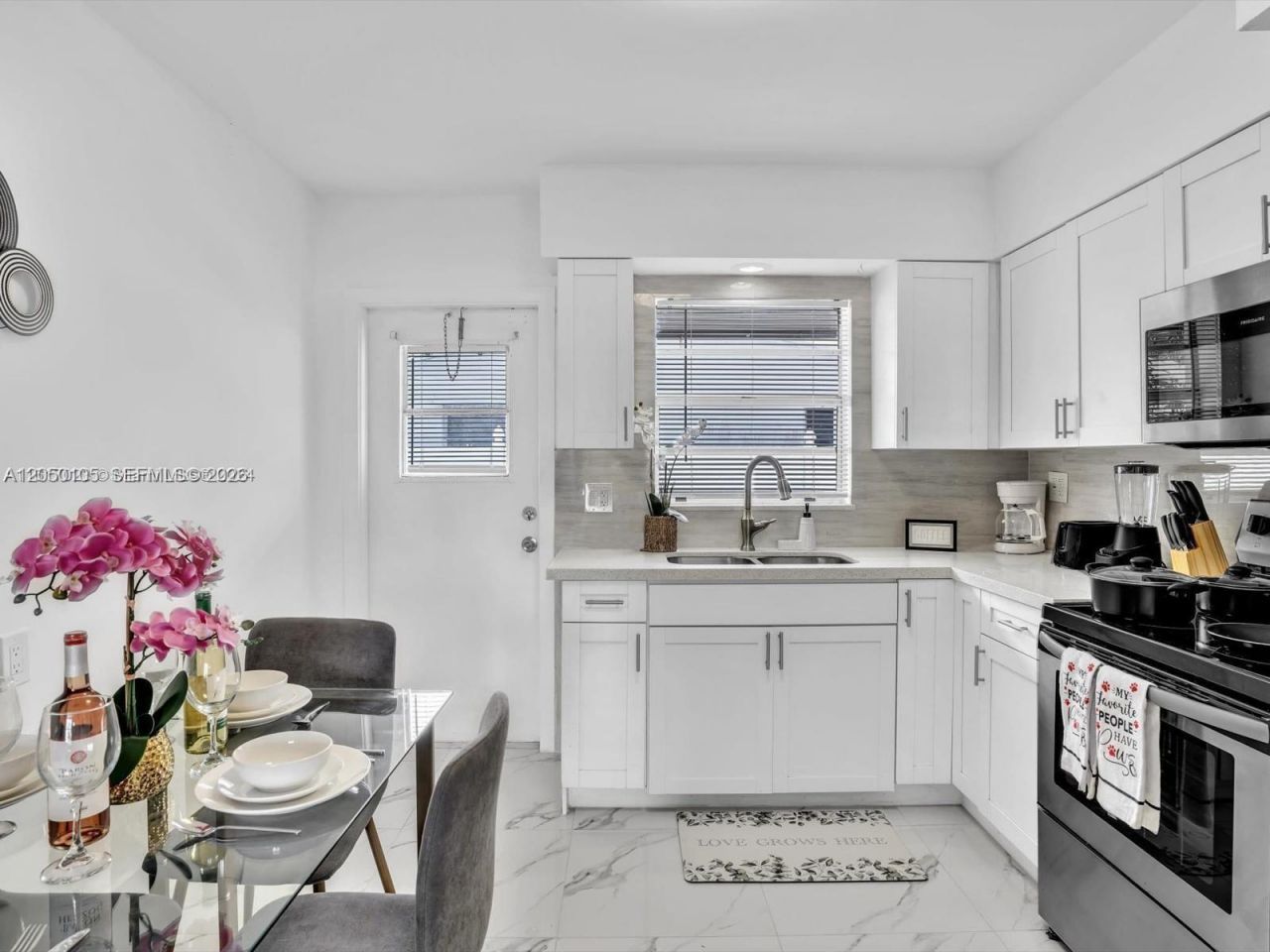 1092 SW 3rd St , Unit 1092, Hallandale Beach, FL 33009 Photo