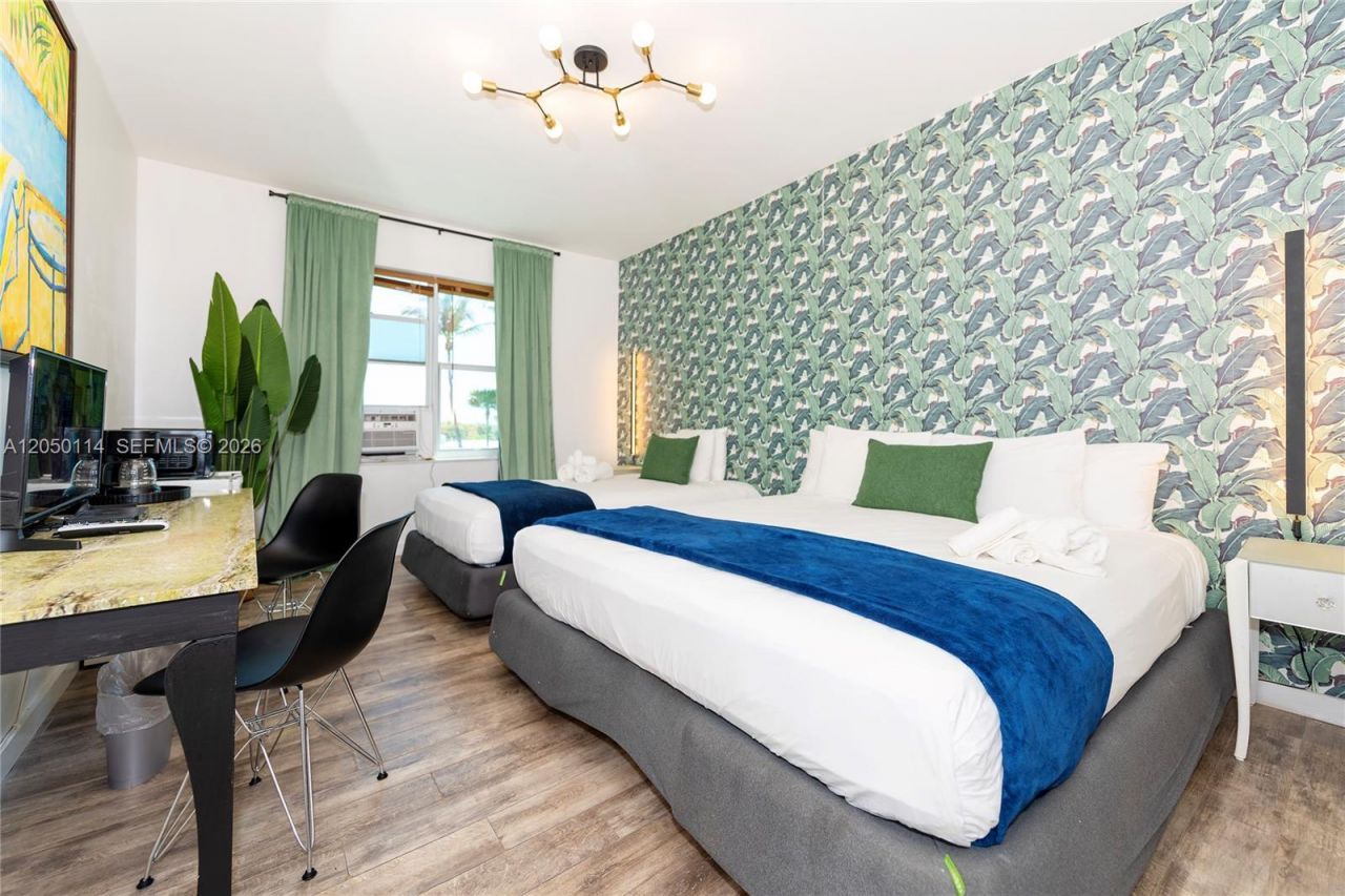 6760 Collins Ave , Unit 7, Miami Beach, FL 33141 Photo