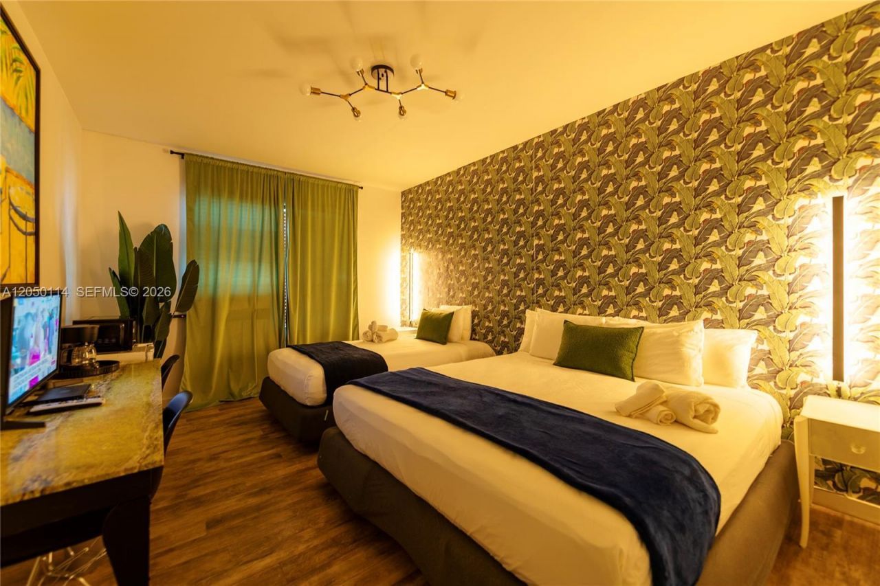 6760 Collins Ave , Unit 7, Miami Beach, FL 33141 Photo