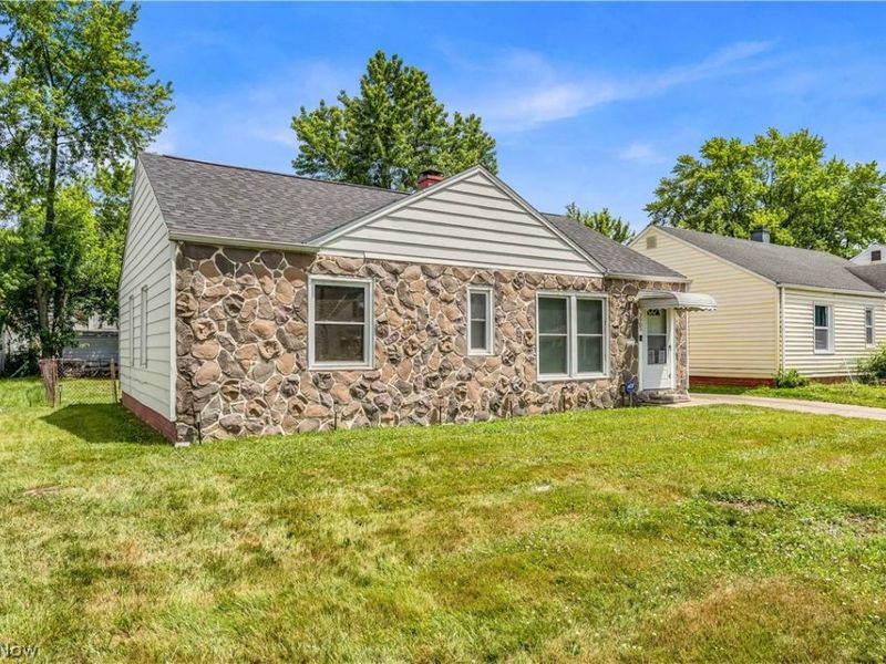 3905 E 189th Street, Cleveland, OH 44122 Photo 1