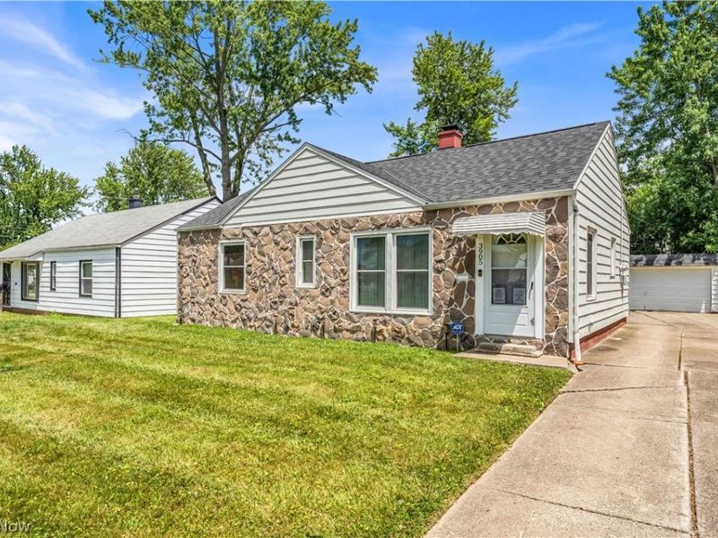 3905 E 189th Street, Cleveland, OH 44122 Photo 3