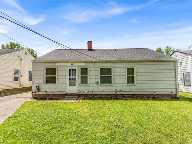 3905 E 189th Street, Cleveland, OH 44122 Photo 4