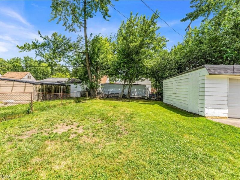 3905 E 189th Street, Cleveland, OH 44122 Photo 5