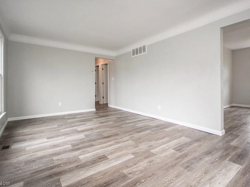 3905 E 189th Street, Cleveland, OH 44122 Photo 7