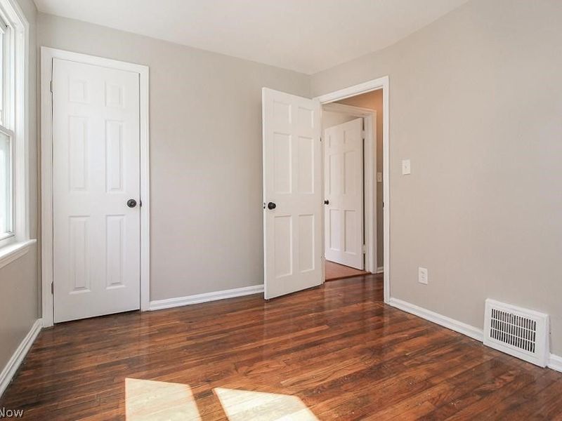 16713 Lotus Drive , Cleveland, OH 44128 Photo 12