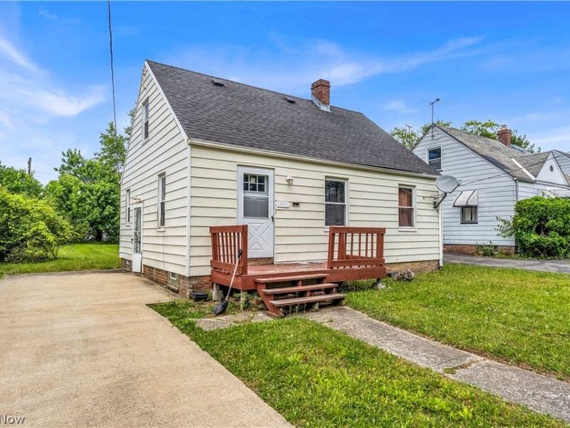 16713 Lotus Drive , Cleveland, OH 44128 Photo 2
